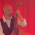 دانلود آهنگ من اگه پسر بودم با یه دختر خوشگل