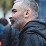 دانلود آهنگ من با خودمم موذبم به خودمم شک دارم