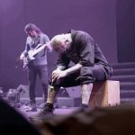 دانلود آهنگ یه رول میپیچه دنیا برام تتلو