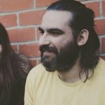 دانلود آهنگ زیر تیر چراغ برق میشه با عشق یجارو اجاره کرد