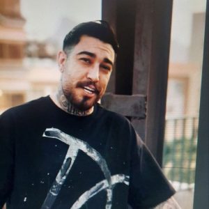 دانلود آهنگ پنجشنبه شب ها باغی عشق و حالت با اونه 1 Panjshanbe Shaba Baghi