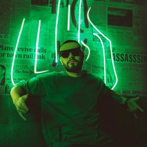 Mano Bebakhsh Age Nabakhshidamet