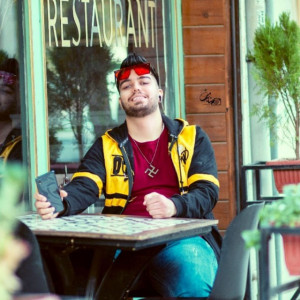 دانلود آهنگ زن خوبه خوشگل باشه سفیدو کمی چاق جدید و قدیم 1 Zan Khobe Khoshgel BAshe